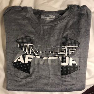 Under Armour T-shirt